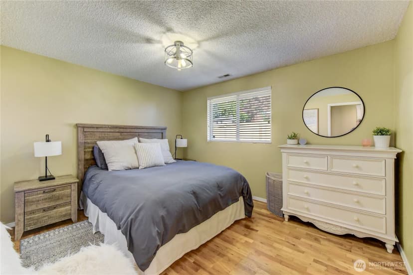 Property photo for 525 218th Street Sw, Bothell photo 15