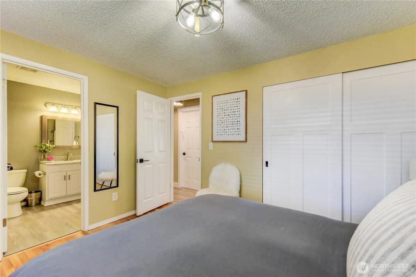 Property photo for 525 218th Street Sw, Bothell photo 16