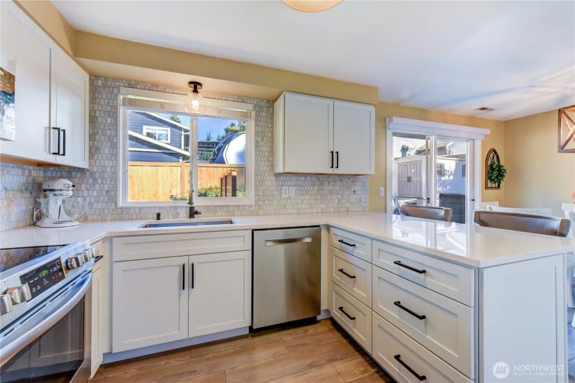 Property photo for 525 218th Street Sw, Bothell photo 12
