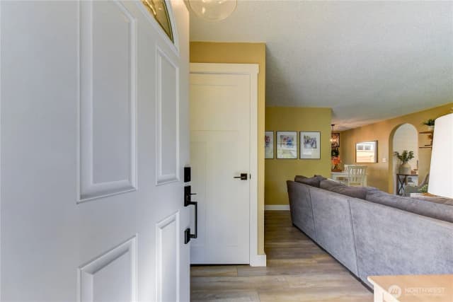 Property photo for 525 218th Street Sw, Bothell photo 4