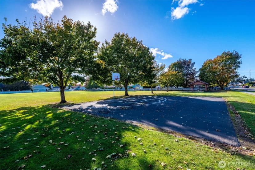Property photo for 2212 Oak Street, Lynden photo 36