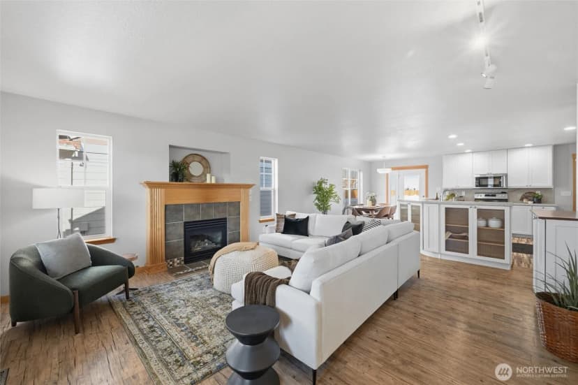 Property photo for 2212 Oak Street, Lynden photo 3