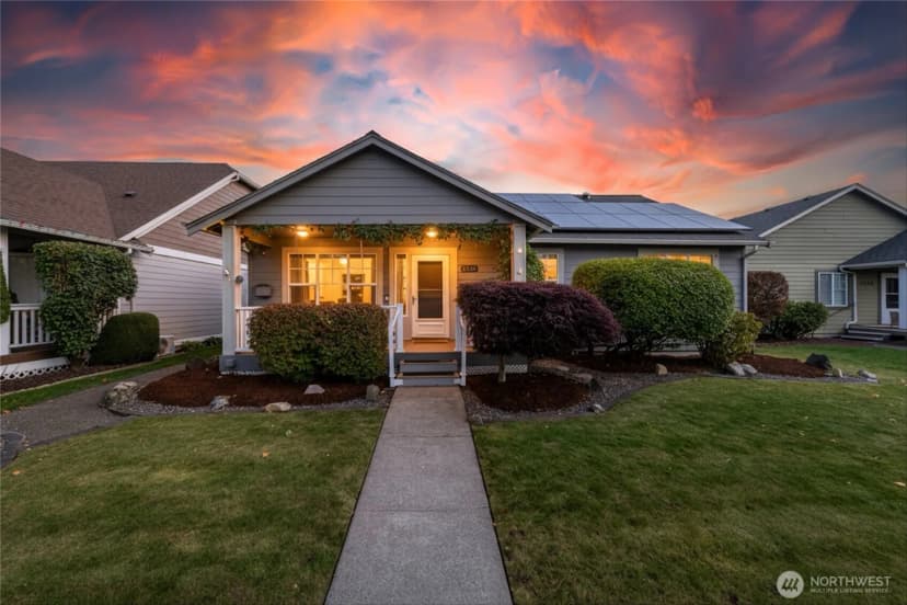 Property photo for 2212 Oak Street, Lynden