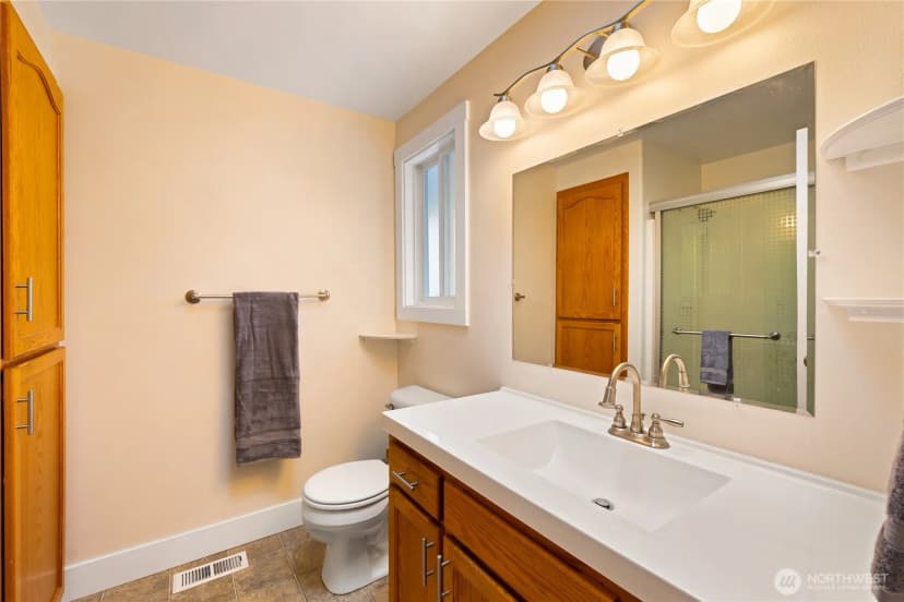 Property photo for 752 Tillamuk Drive, La Conner photo 15