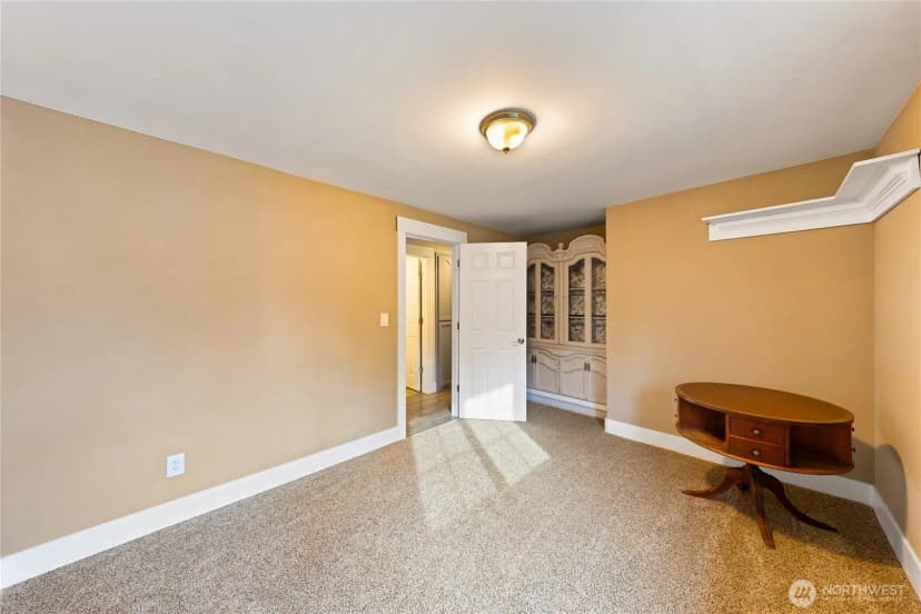 Property photo for 752 Tillamuk Drive, La Conner photo 11