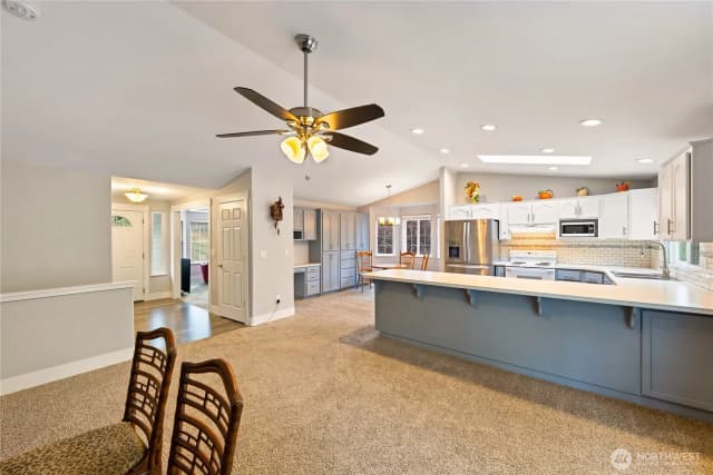 Property photo for 752 Tillamuk Drive, La Conner photo 3