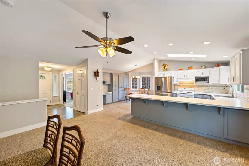 Property photo for 752 Tillamuk Drive, La Conner photo 3