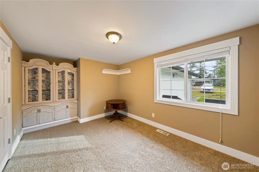 Property photo for 752 Tillamuk Drive, La Conner photo 12