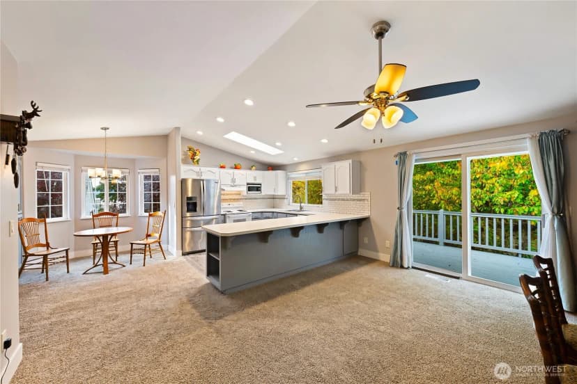Property photo for 752 Tillamuk Drive, La Conner photo 4