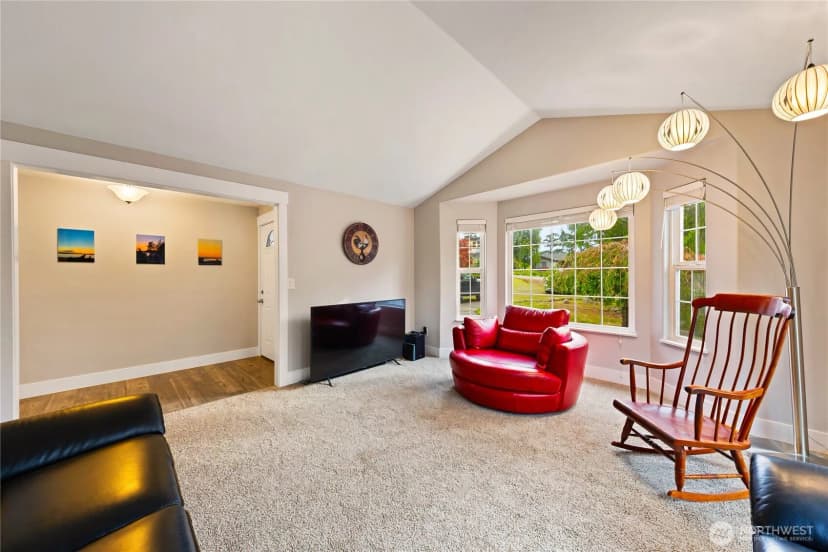 Property photo for 752 Tillamuk Drive, La Conner photo 10