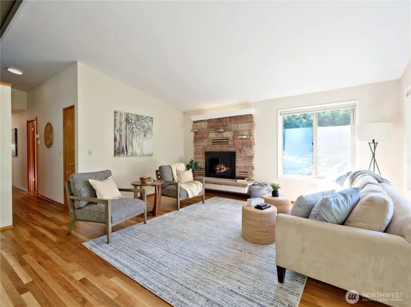 Property photo for 6042 Ne 200th Street, Kenmore photo 5