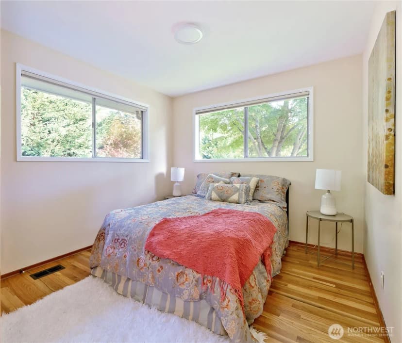 Property photo for 6042 Ne 200th Street, Kenmore photo 10