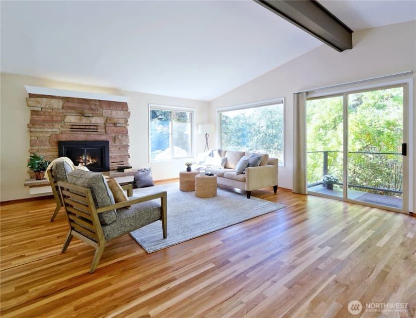 Property photo for 6042 Ne 200th Street, Kenmore photo 3