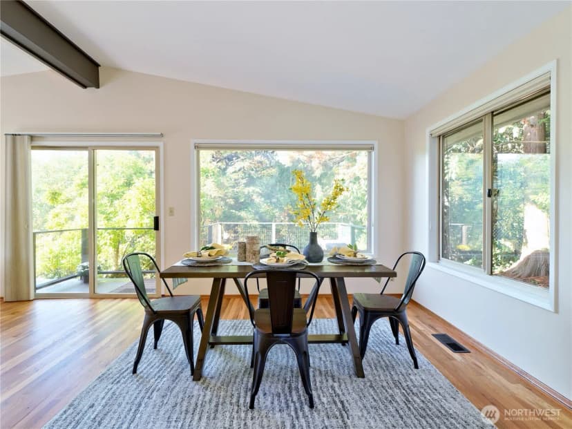Property photo for 6042 Ne 200th Street, Kenmore photo 8
