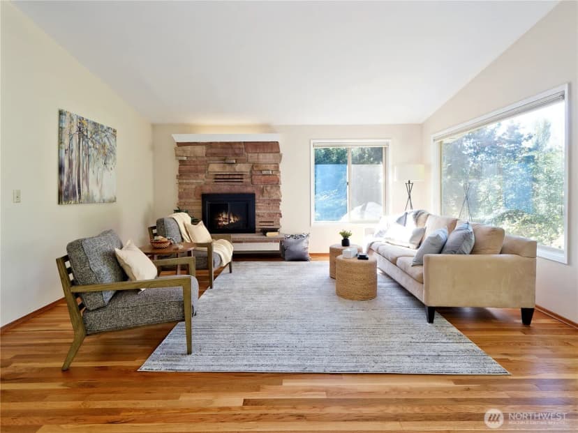 Property photo for 6042 Ne 200th Street, Kenmore photo 4