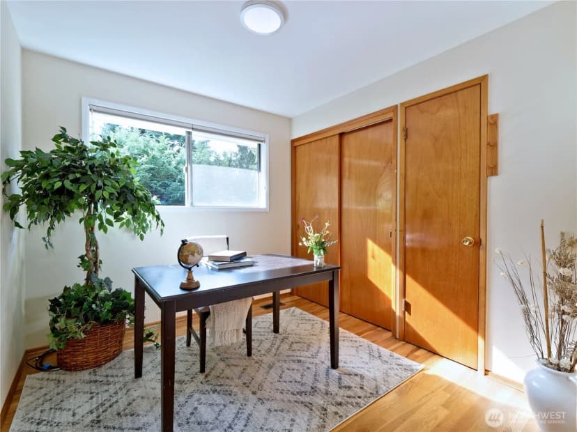 Property photo for 6042 Ne 200th Street, Kenmore photo 12