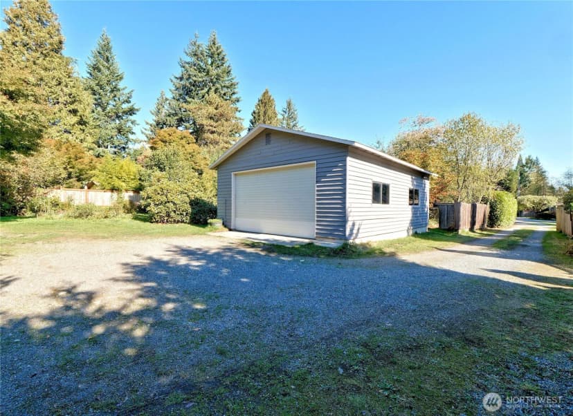 Property photo for 6042 Ne 200th Street, Kenmore photo 33