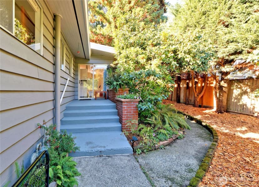 Property photo for 6042 Ne 200th Street, Kenmore photo 23