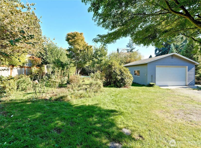 Property photo for 6042 Ne 200th Street, Kenmore photo 32