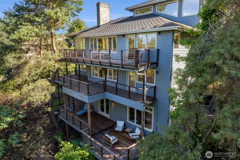 Property photo for 4660 Ne 89th Street, Seattle photo 2
