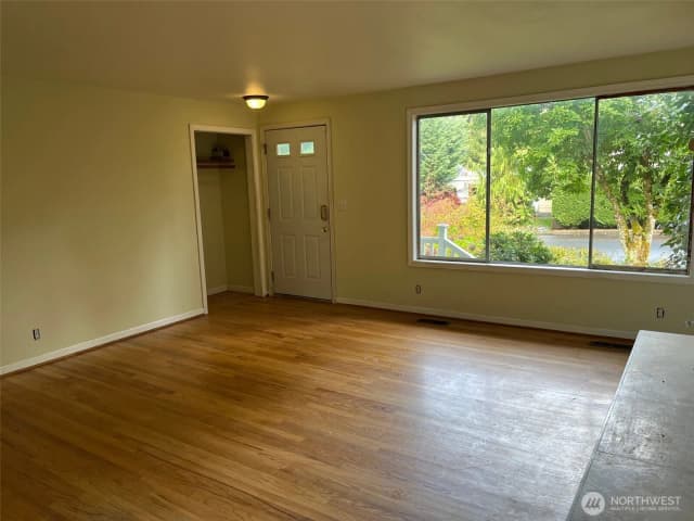 Property photo for 16603 Se 16th Street, Bellevue photo 3