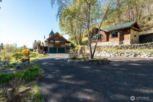 Property photo for 16495 S Lakeshore Road, Chelan photo 5