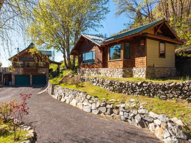 Property photo for 16495 S Lakeshore Road, Chelan photo 4
