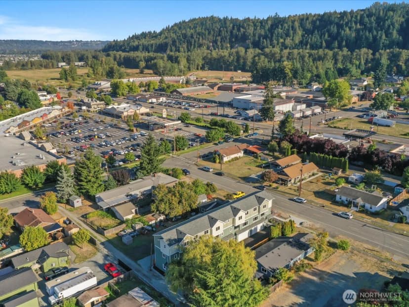 Property photo for 215 Corrin Avenue Nw #b, Orting photo 34