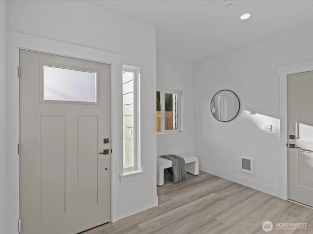 Property photo for 215 Corrin Avenue Nw #b, Orting photo 5