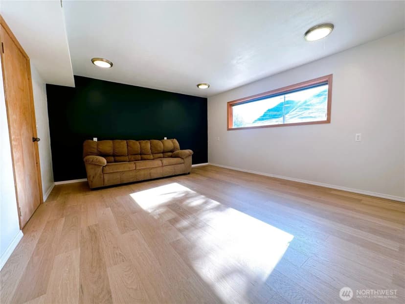 Property photo for 227 E Franklin, Chelan photo 11