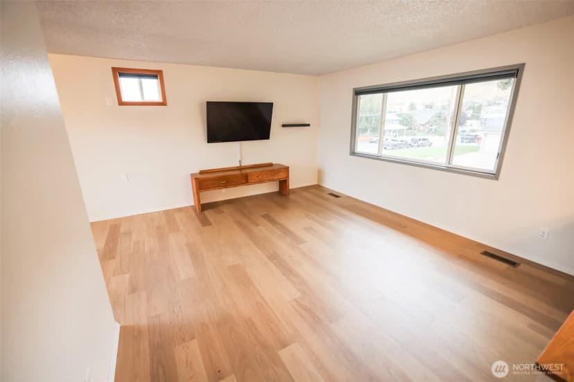 Property photo for 227 E Franklin, Chelan photo 4