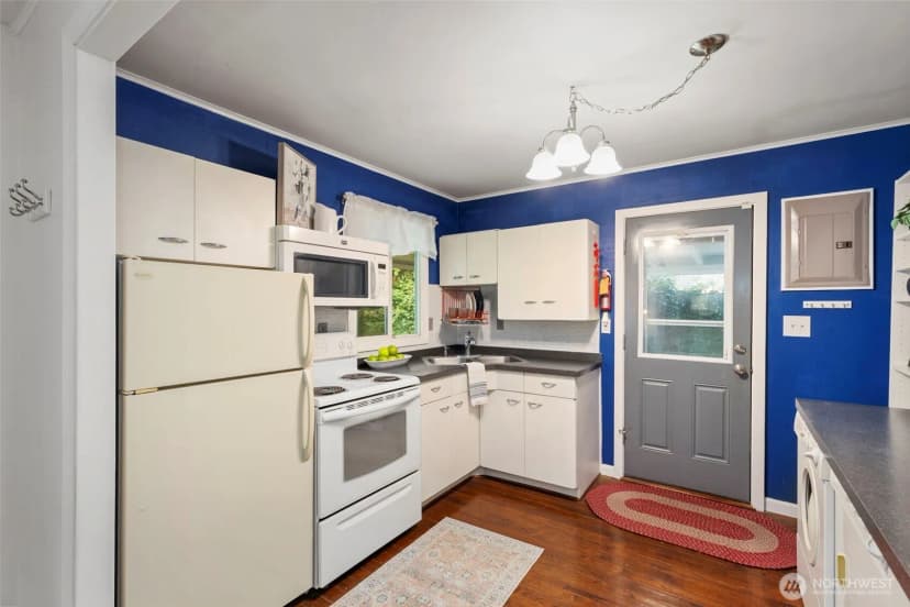 Property photo for 3201 17th Street, Bremerton photo 8