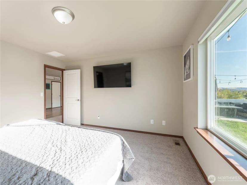 Property photo for 394 Hammond Lane, Rock Island photo 28