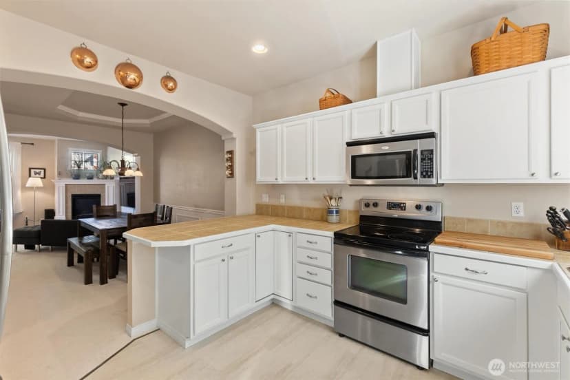 Property photo for 510 Pilchuck Path #w2, Everett photo 8
