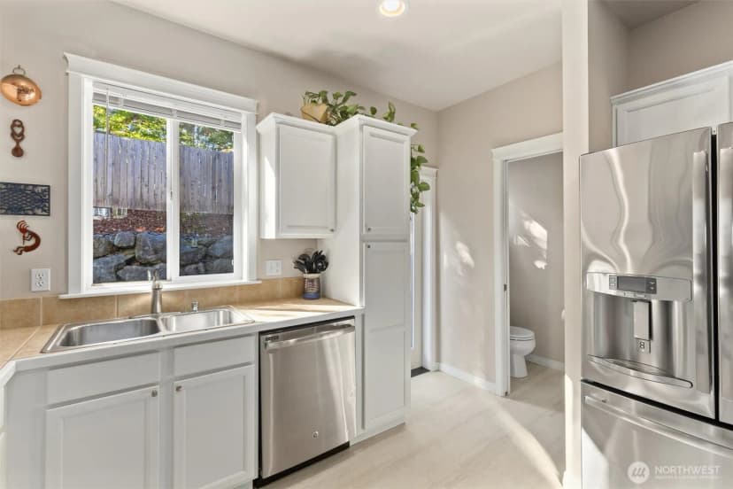 Property photo for 510 Pilchuck Path #w2, Everett photo 12