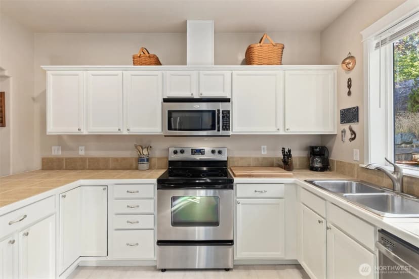 Property photo for 510 Pilchuck Path #w2, Everett photo 10
