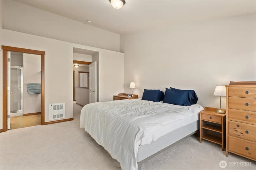 Property photo for 510 Pilchuck Path #w2, Everett photo 14