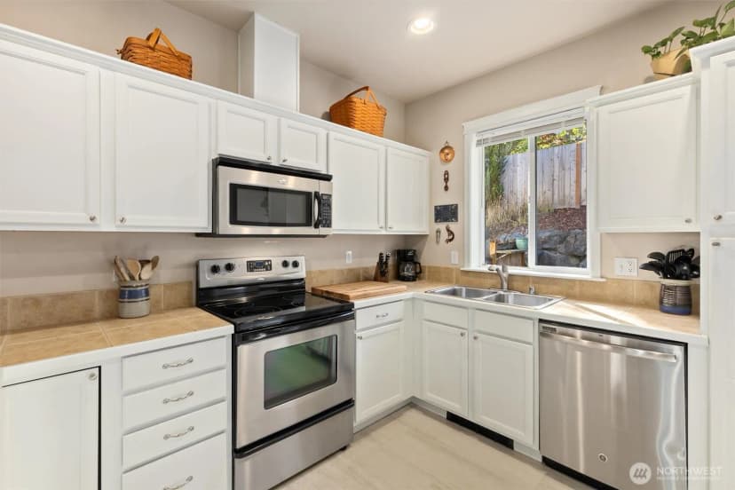 Property photo for 510 Pilchuck Path #w2, Everett photo 9
