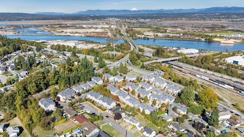 Property photo for 510 Pilchuck Path #w2, Everett photo 25