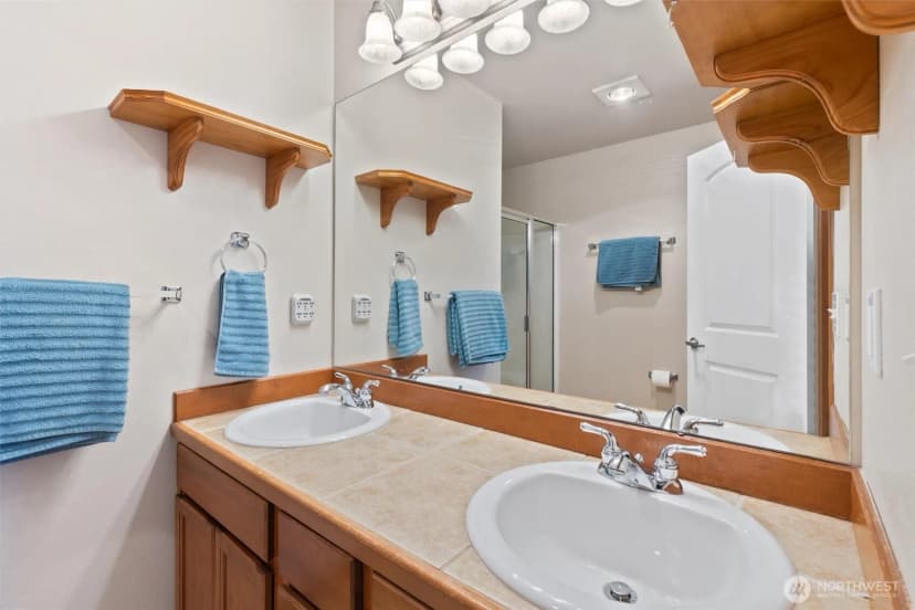 Property photo for 510 Pilchuck Path #w2, Everett photo 15