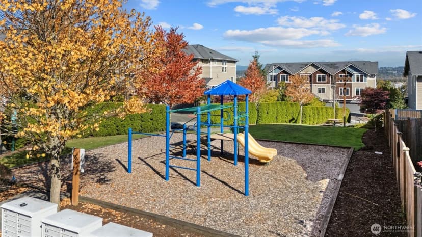 Property photo for 510 Pilchuck Path #w2, Everett photo 23