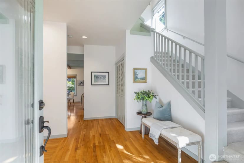 Property photo for 636 Janelle Place Nw, Bainbridge Island photo 6