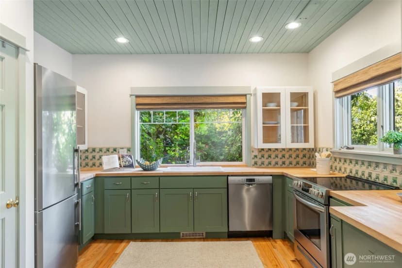 Property photo for 636 Janelle Place Nw, Bainbridge Island photo 12