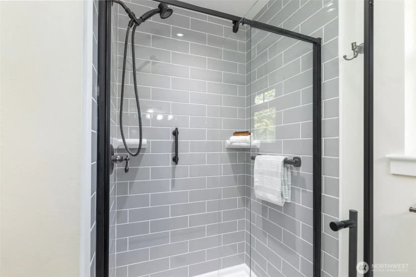 Property photo for 636 Janelle Place Nw, Bainbridge Island photo 25