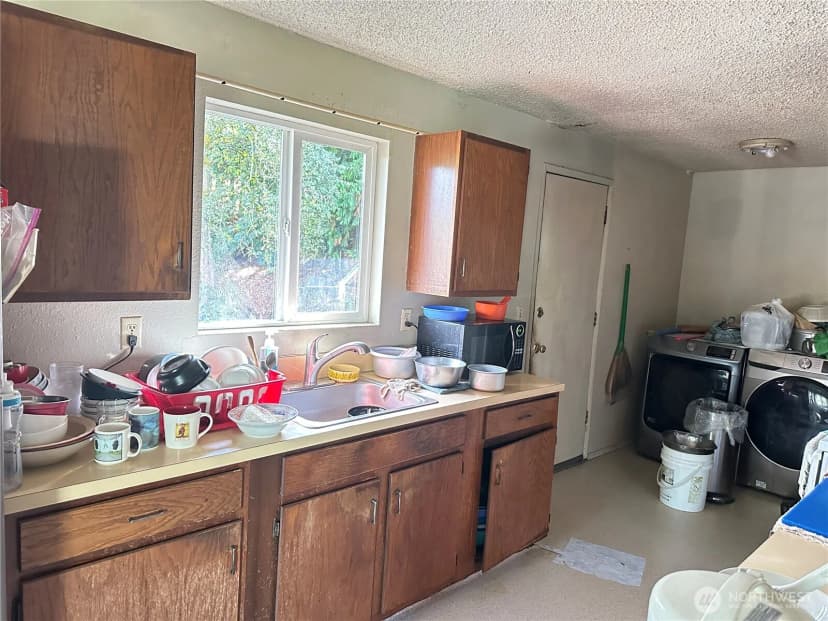 Property photo for 6325 S Eddy Court, Seattle photo 7