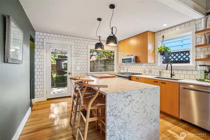 Property photo for 813 S Orcas Street, Seattle photo 11
