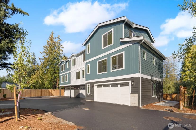 Property photo for 19505 Damson Road #c3, Lynnwood photo 2