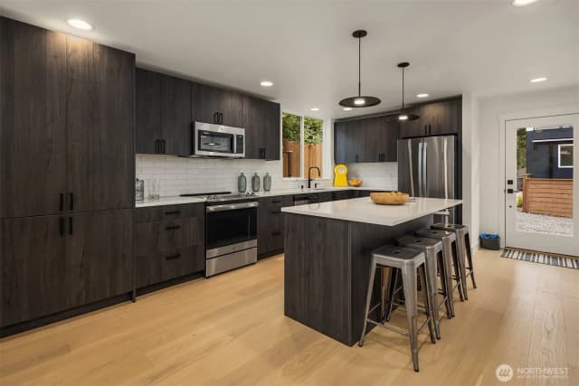 Property photo for 13548 39th Avenue Ne #c, Seattle photo 5
