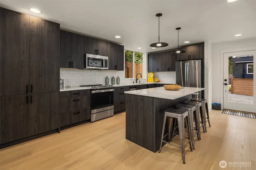 Property photo for 13548 39th Avenue Ne #c, Seattle photo 5