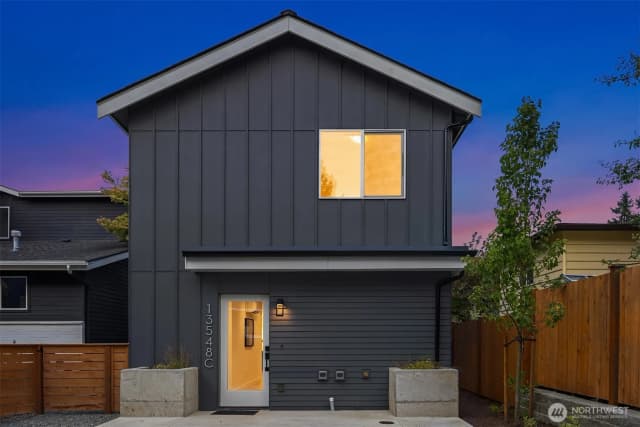 Property photo for 13548 39th Avenue Ne #c, Seattle